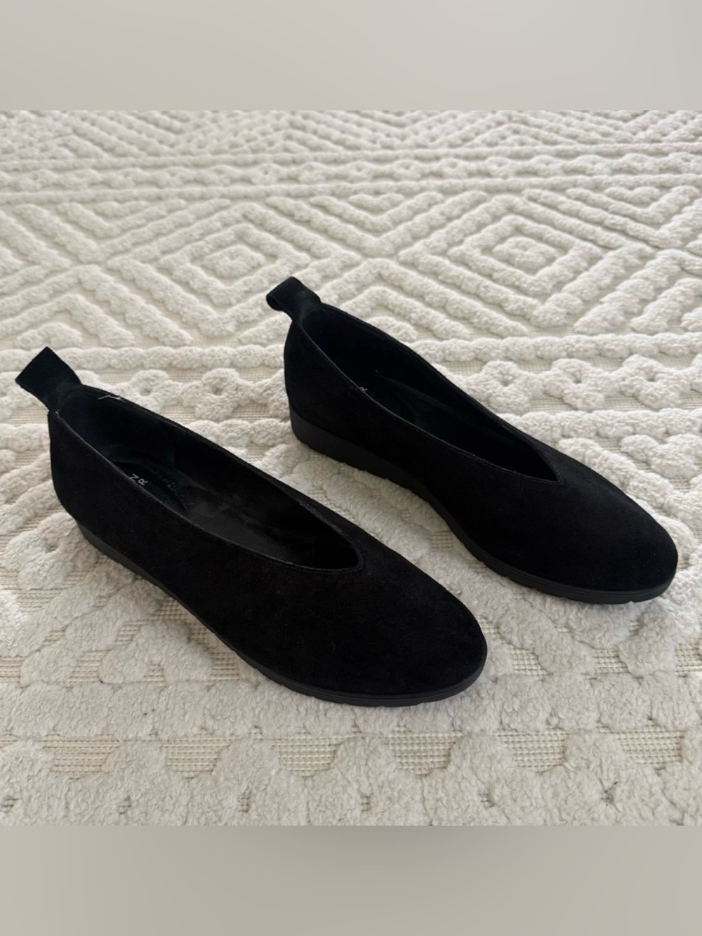 Eileen Fisher Black Suede Ballet Flats Size 9 Minimalist Slip On Shoes Timeless